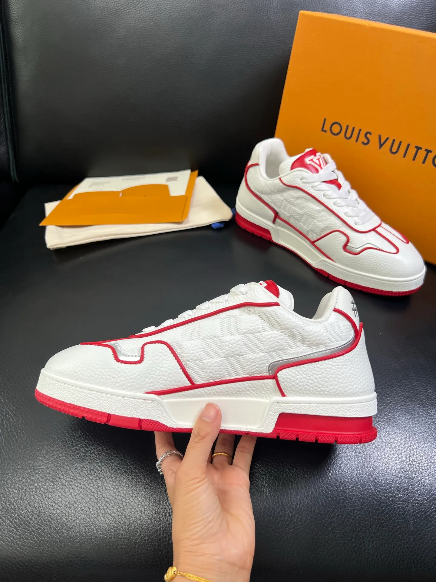 Men's shoes💰840 Lv 🔍Top purchasing agent🇮🇹 Louis Vuitton, the sports sneaker counter is synchronized, the uppers are imported from Italy, high-quality splicing colorful and complex crafts, the imported mesh padding is soft and comfortable, soles: original soles specially provided by the original factory, T men's men's shoes 💰U exclusive movable molded soles are super comfortable, original factory and single goods, 🔍🔍high quality, you can enter and leave the counter at will, welcome to compare, code number 39-44 (customized 38 45) 85878